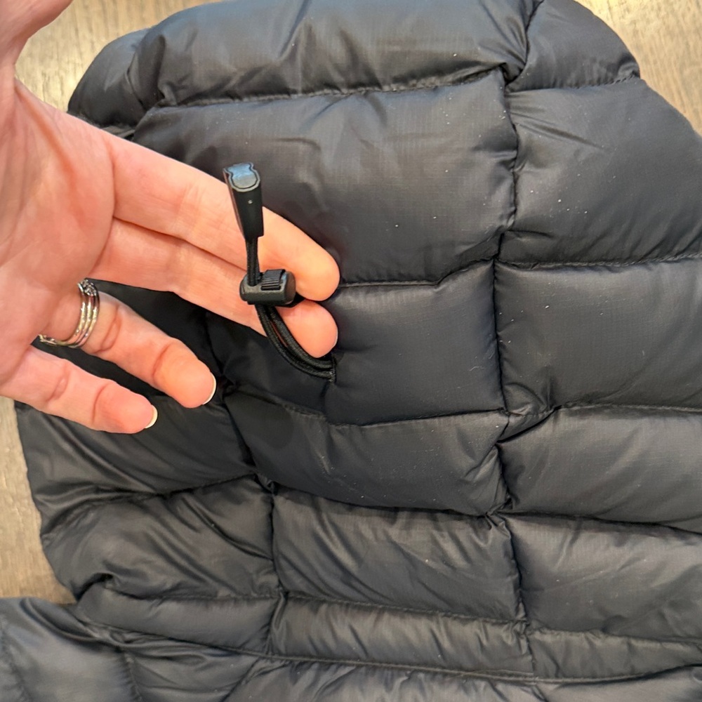 NWT Patagonia Black Women’s Down Sweater Hoody - Picture 5 of 15